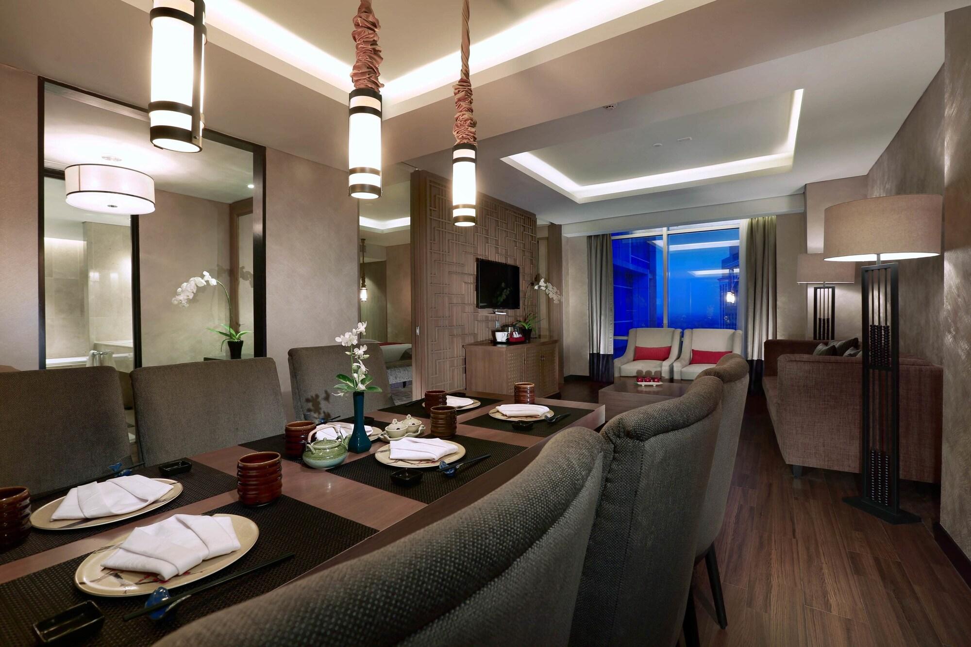 Aston Priority Simatupang Hotel And Conference Center Jakarta Eksteriør billede