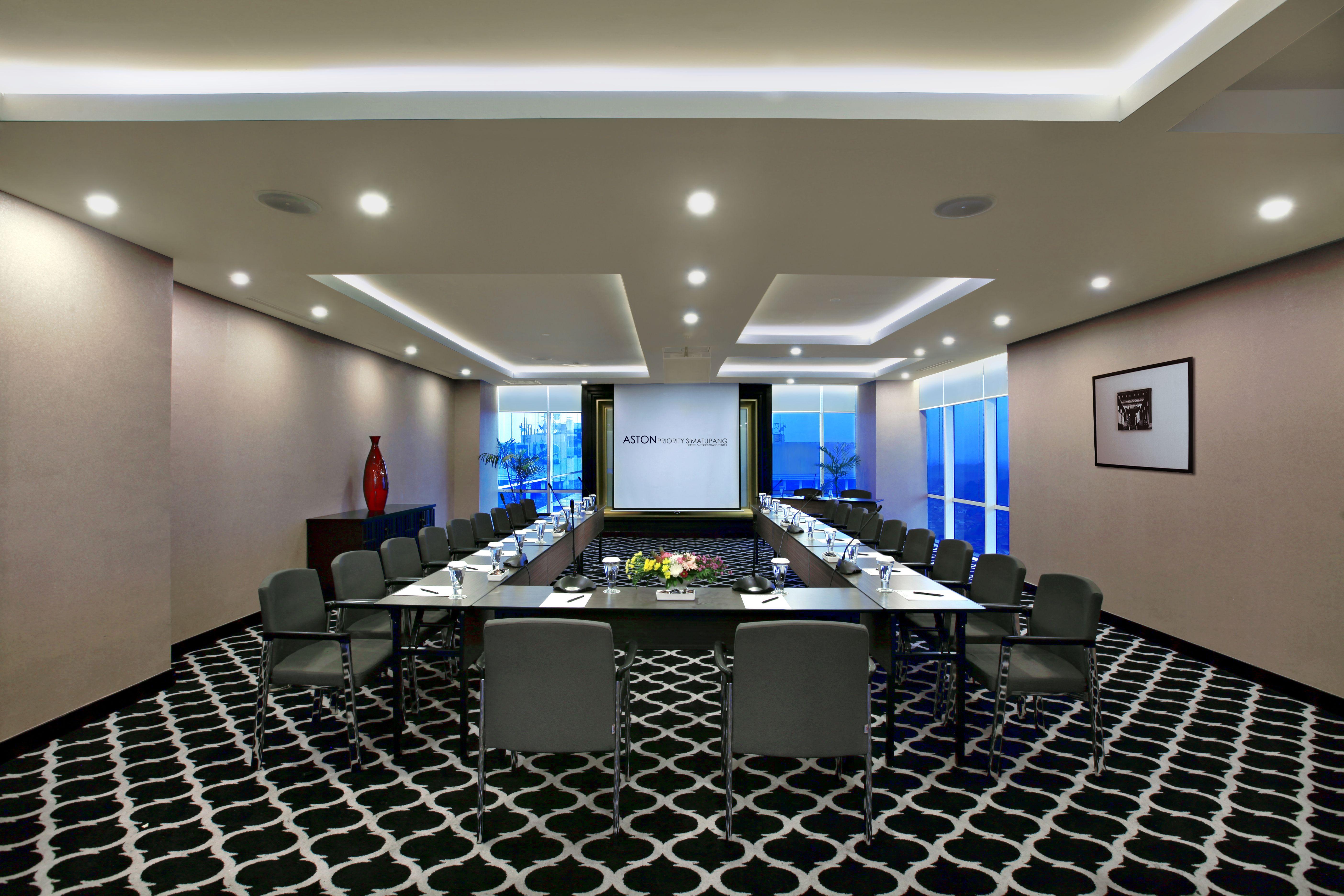 Aston Priority Simatupang Hotel And Conference Center Jakarta Eksteriør billede