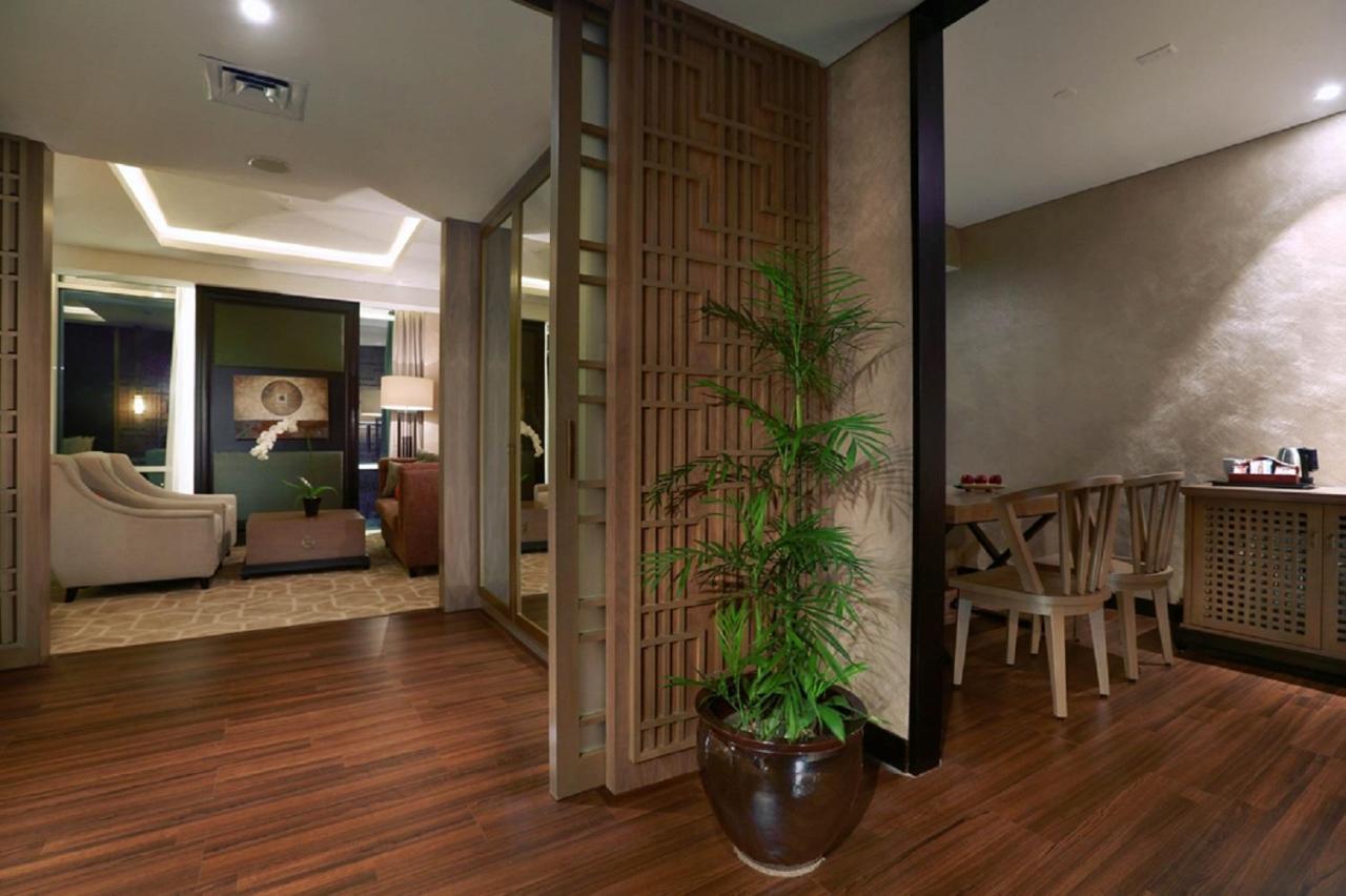 Aston Priority Simatupang Hotel And Conference Center Jakarta Eksteriør billede