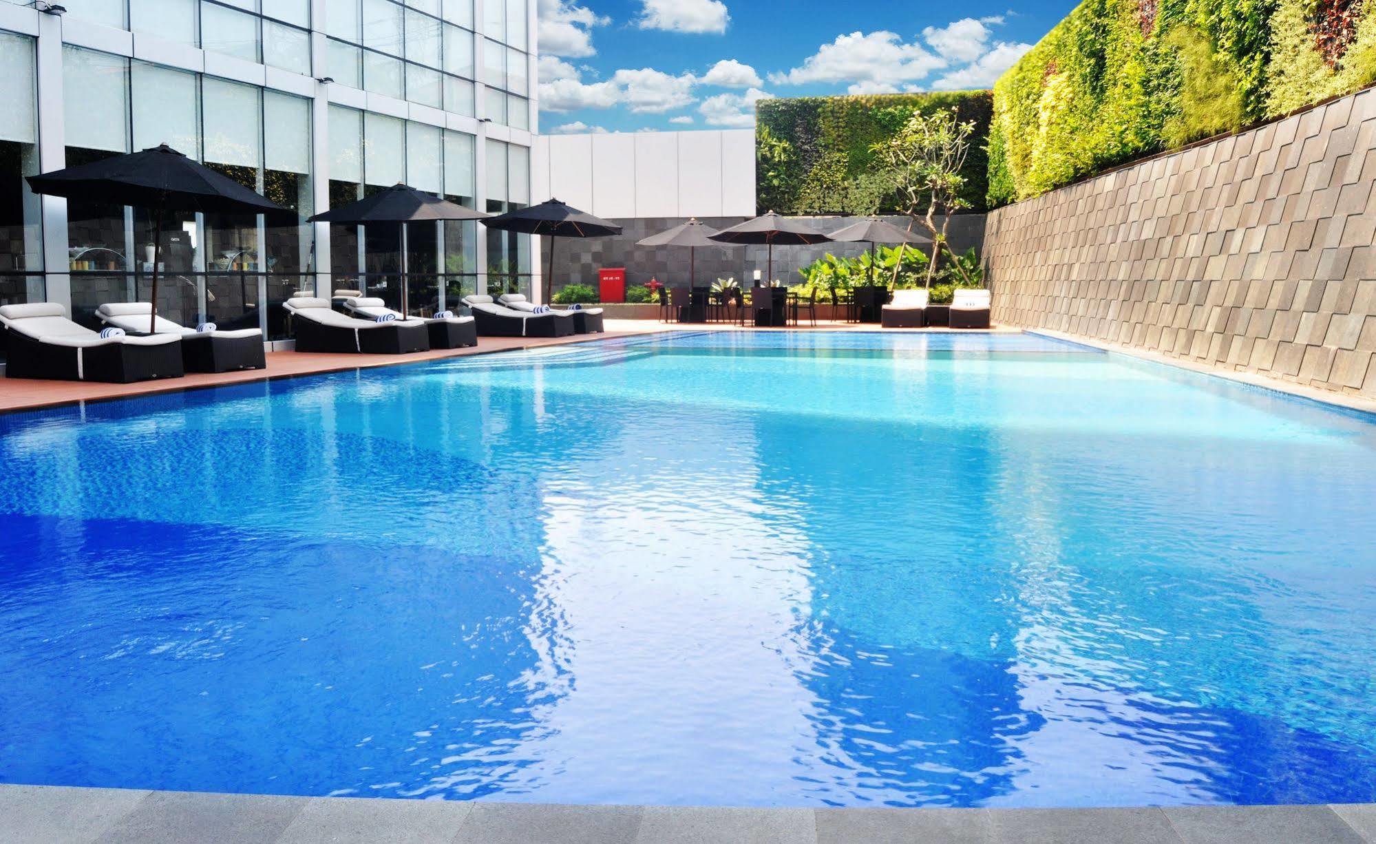 Aston Priority Simatupang Hotel And Conference Center Jakarta Eksteriør billede
