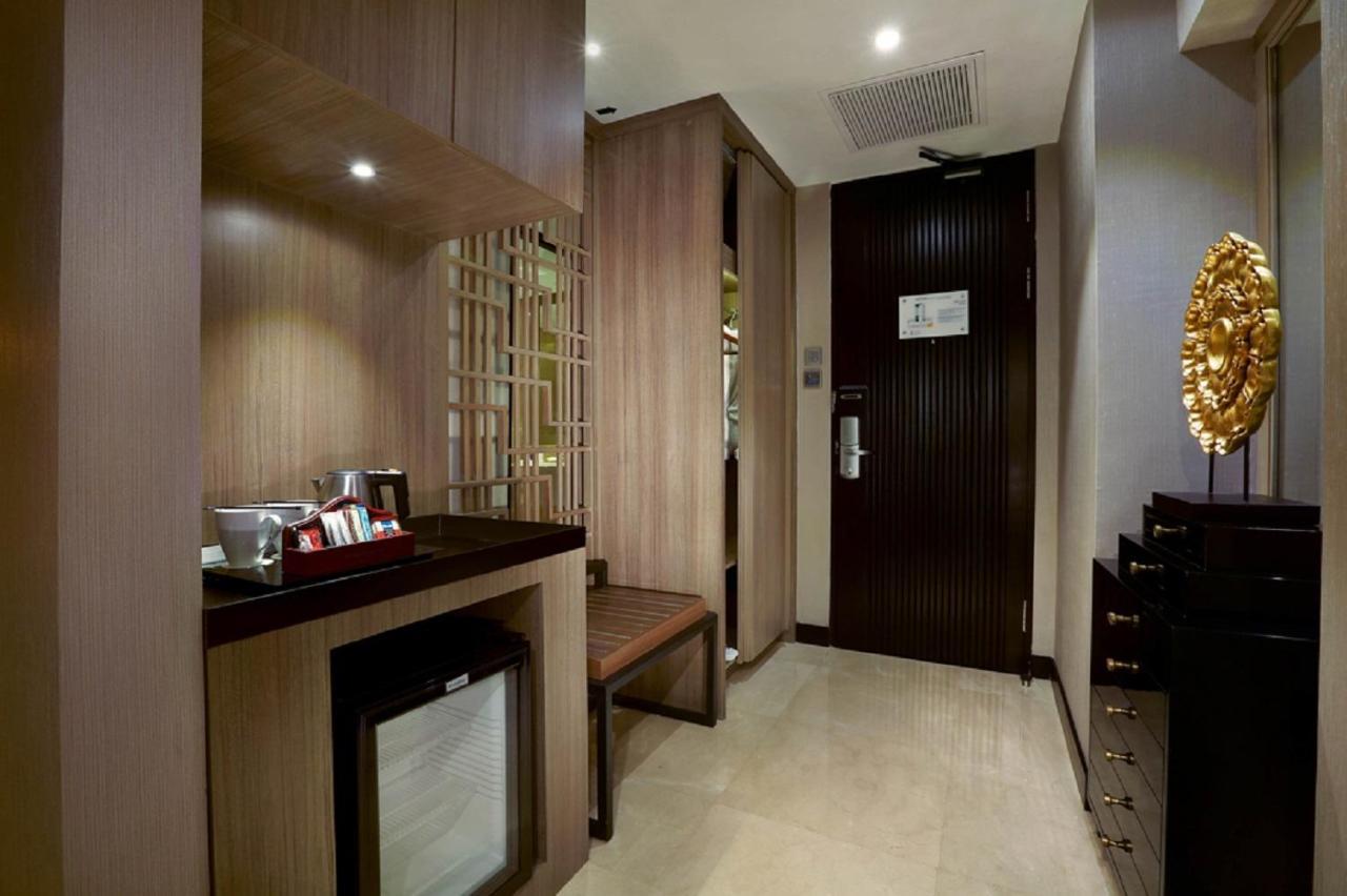 Aston Priority Simatupang Hotel And Conference Center Jakarta Eksteriør billede