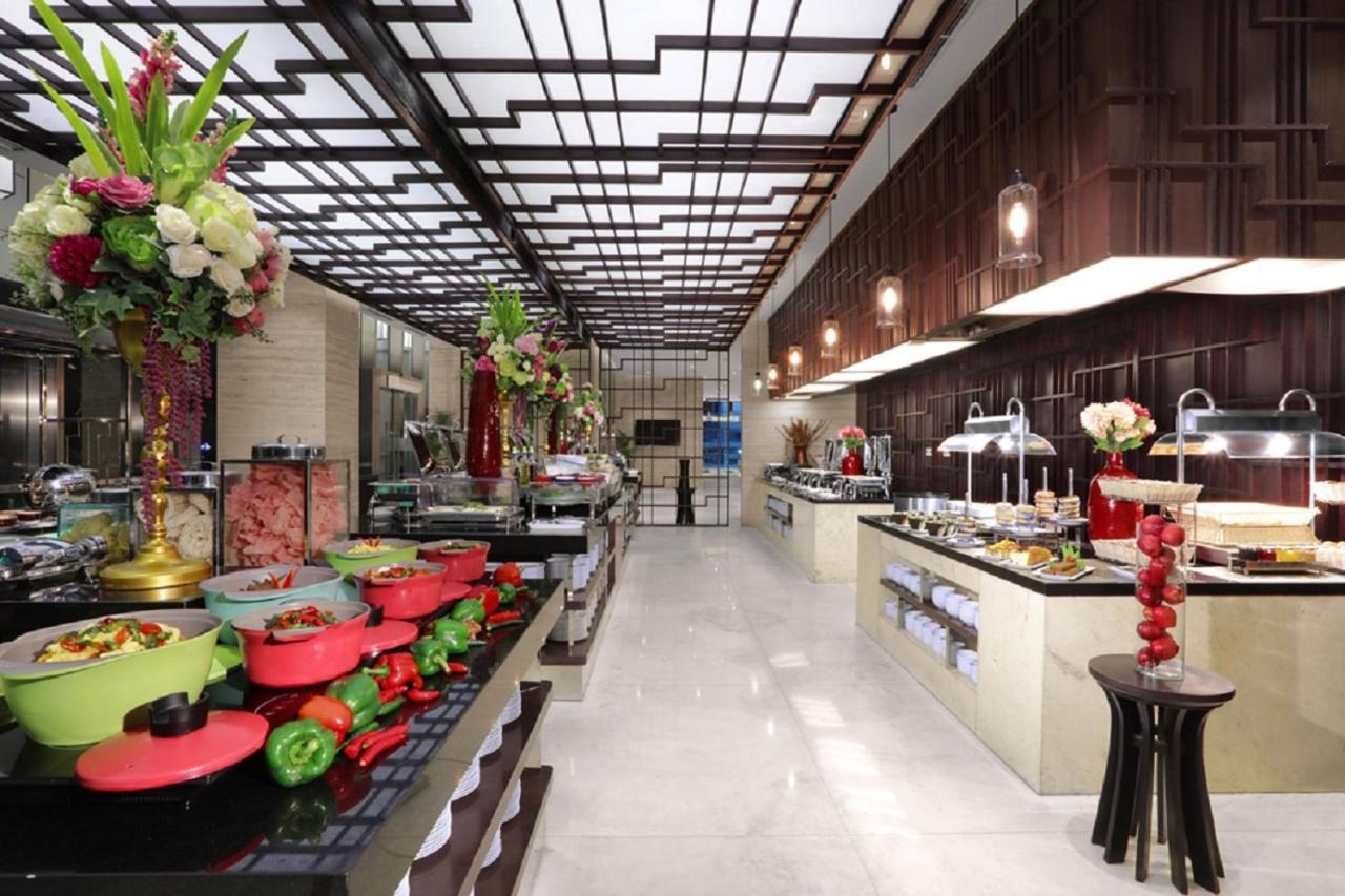 Aston Priority Simatupang Hotel And Conference Center Jakarta Eksteriør billede